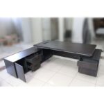 Bureau with lateral MJA2620